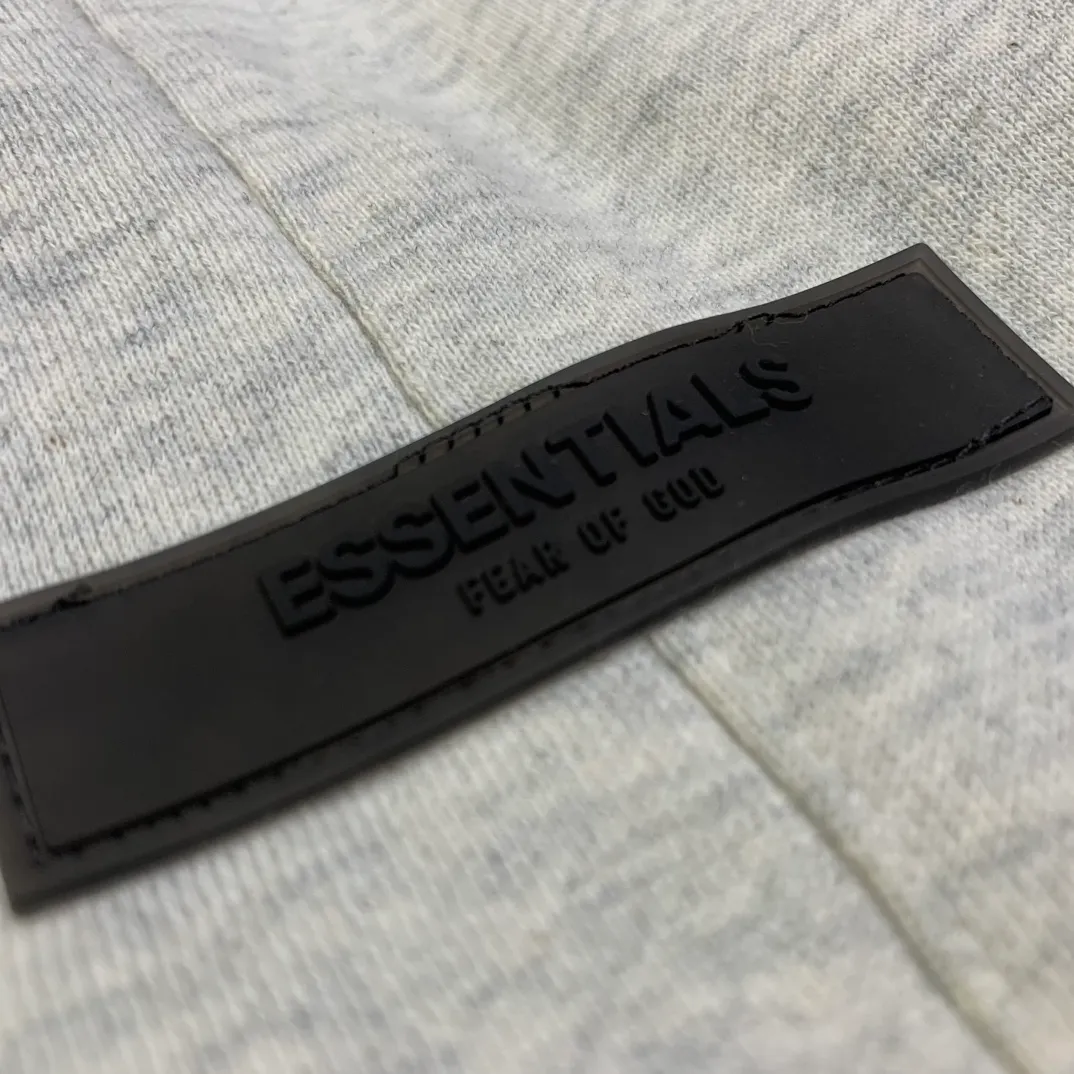 🦋 、Hot Sale🦋 108 【 003/ 】 FEAR OF GOD ESSENTIALS FOG Same Style New Arrival LOGO ， Hot Sale Hot Sale， ！ FOG ， ！ Versatile ！ ESSENTIALS FEAR OF GOD savdni 3000W ， ， 。【 LOGO FEAR A ，A ， 】 ， ， ， 。 ： Black Size：XS-XL
